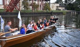 Dovana vaikučiams - po Danės upę vikingų valtimis