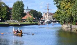 Dovana vaikučiams - po Danės upę vikingų valtimis