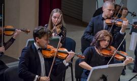 Klaipėdoje liejosi lūpinės armonikėlės trelės