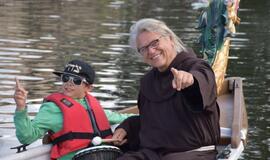 Dovana vaikučiams - po Danės upę vikingų valtimis