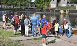 Dovana vaikučiams - po Danės upę vikingų valtimis