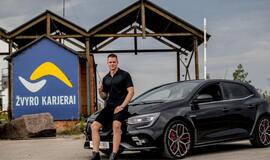 D. Rapšys sau įprastus metrus įveikė fantastiniu greičiu