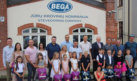 Į pirmąją klasę – su tėvelių darbovietės parūpintomis mokymosi priemonėmis