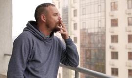 Rusijoje uždrausta rūkyti daugiabučių balkonuose