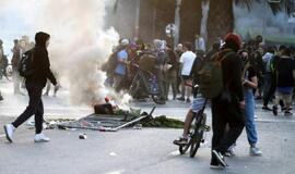 Čilės sostinėje dėl aršių protestų skelbiama nepaprastoji padėtis