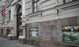 Prieš beveik 20 m. ant buvusių KGB rūmų iškaltos pavardės užminė mįslę