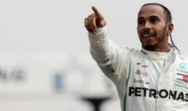 Britas L. Hamiltonas užsitikrino „Formulės-1“ pasaulio čempiono titulą