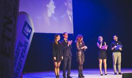 "Išlįst į šviesą" akimirkos