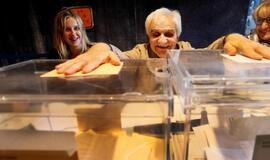 Ispanijoje rinkimuose pagal apklausas pirmauja socialistai