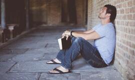 8 mąstymo defektai, kurie iškraipo mūsų realybę