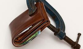 Apklausa: lietuviai gruodį švenčia taip, kad finansinė „dieta“ tęsiasi ir sausį