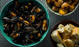 Savaitgalio pietums-midijos su kariu ir kiaušinių trynių desertas(+receptai)