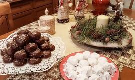 Graikiškos Kalėdos: daug salotų, sūrio, šokiai, dainos ir laivelis vietoj eglutės