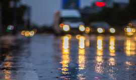 Kelininkai perspėja: naktį susidarys plikledis