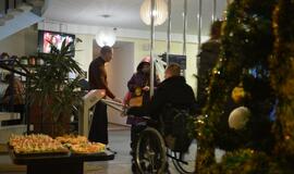 Prieš Kalėdas senjorams ir neįgaliesiems - dovanų lietus