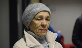 Teismas nusprendė: anūkėms močiutė turės atiduoti tūkstančius eurų