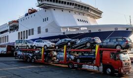 Išsvajoti automobiliai iš JAV: slepiami mokesčiai, apgaudinėjami pirkėjai