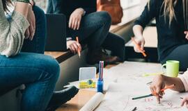 Ministerija siūlo, kad valstybė galėtų finansiškai skatinti gabiausius mokinius