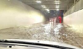 Plungės tunelis pykdo vairuotojus ir linksmina internautus