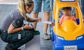 Policijos pareigūnai tikrino, ar klaipėdiečiai saugiai veža savo vaikus