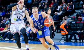 „Neptūnas“ po įnirtingos kovos namuose nusileido „Lietkabeliui“