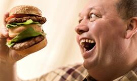 Psichologinis alkis: kodėl valgome, kai nesame alkani