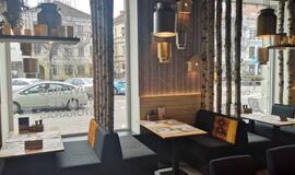 Italijos pavyzdžiu: epidemijos akivaizdoje Lietuvos restoranai svečius pradeda sodinti prie kas antro stalelio