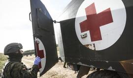 Izoliuotus koronavirusu susirgusius NATO bataliono karius gydys karo medikai