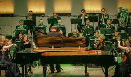 Klaipėdos koncertų salėje jaunieji atlikėjai surengė įspūdingą labdaros koncertą