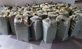 Lenkai koronavirusą naikina kontrabandiniu spiritu