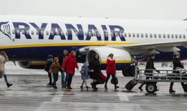 Pigių skrydžių bendrovės dėl karantino nenori prarasti pinigų