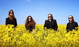 „Pink Floyd“ balsai – Durga ir Lorelei McBroom, Robbie Williamso ir „Tears for Fears“ gitaristas Neilas Tayloras roko grupės „The Skys“ naujo albumo pristatymo koncerte