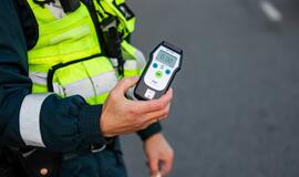 Policija: praėjusią savaitę didžiausią dėmesį skyrėme neblaiviems ir saugos diržų nesegintiems vairuotojams išaiškinti