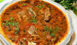 Šio patiekalo receptų šimtai, bet kiekvienam gruzinui geriausią charčio ruošė jo mama