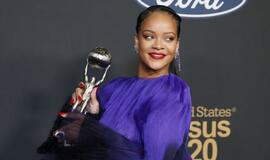 Su koronavirusu kovojančioms organizacijoms Rihanna paaukojo milžinišką sumą