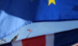 Vyriausybė svarstys leisti užsieniečiams tranzitu kirsti šalį iki trečiadienio