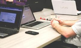 Kai namuose ir darbas, ir laisvalaikis – kaip saugiai naudotis visais elektros prietaisais?