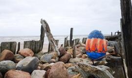 Palangos J. Basanavičiaus gatvė įspūdingo dydžio margučiais dėl koronaviruso nepasipuoš