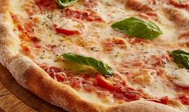 Pica su ananasais, kiviais, vištiena ar padažu – akibrokštai, kurių italų picų kepėjai negali atleisti iki šiol