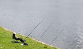 Su apsaugos kauke net prie ežero: pasieniečiai užsipuolė žvejį