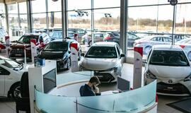 Visoje Lietuvoje duris vėl atveria „Toyota“ pardavimo salonai