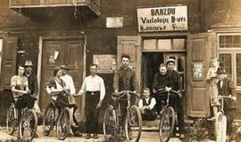 Albume – nuotraukos su senaisiais dviračiais