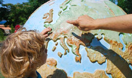 ES rekomenduoja užsidaryti dar mėnesiui