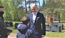 Nidoje gimtadienio laukiantis Nausėda sako neatostogaujantis