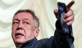 Rusijos kino žvaigždė M. Jefremovas girtas sukėlė žmogaus gyvybę nusinešusią avariją