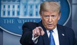 D. Trumpas pasirengęs būti pirmasis, kuriam bus suleista vakcina nuo koronaviruso