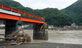 Japonijoje potvynių ir nuošliaužų aukomis tapo apie 60 žmonių