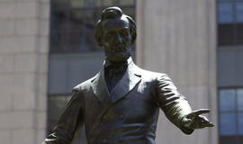 JAV nuspręsta demontuoti paminklą prezidentui A. Lincolnui