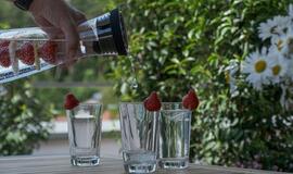 Jus nustebins, kokį poveikį daro tirpiais elektrolitais praturtintas vanduo