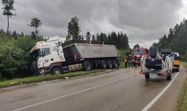 Klaipėdos rajone - trijų vilkikų avarija